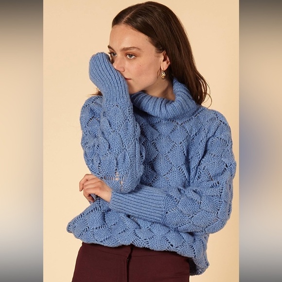 Bubble Stitch Open Knit Turtleneck blue Sweater
FRNCH size S/M - Picture 1 of 11